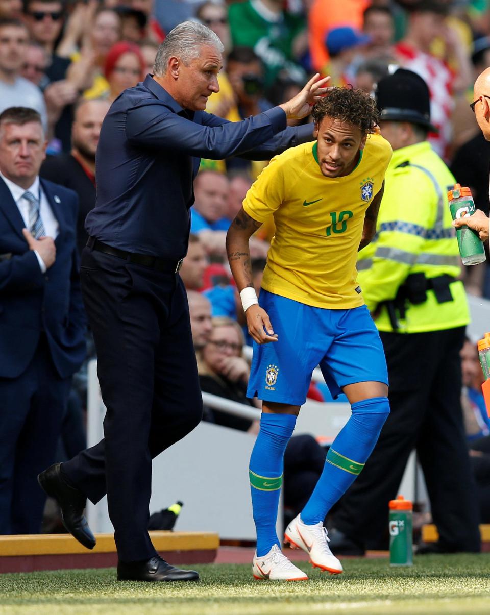 内马尔重返赛场，领先优势明显首场状态出色，快船观众沸腾！-jiuyou游戏中心